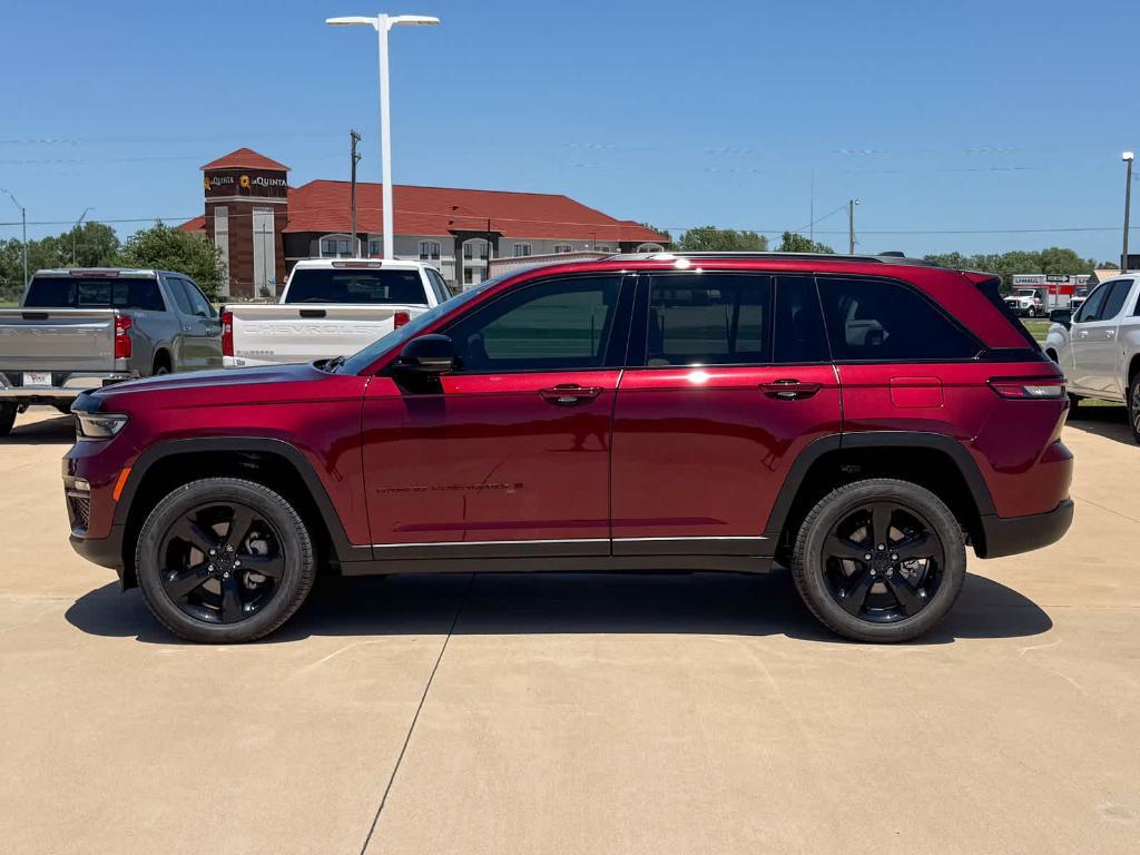 used 2025 Jeep Grand Cherokee car, priced at $43,995