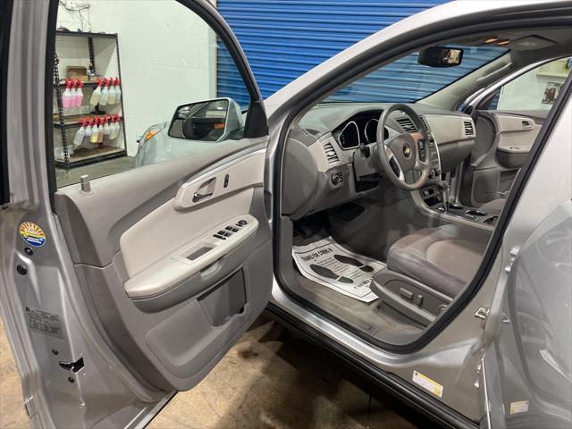 used 2009 Chevrolet Traverse car, priced at $7,999