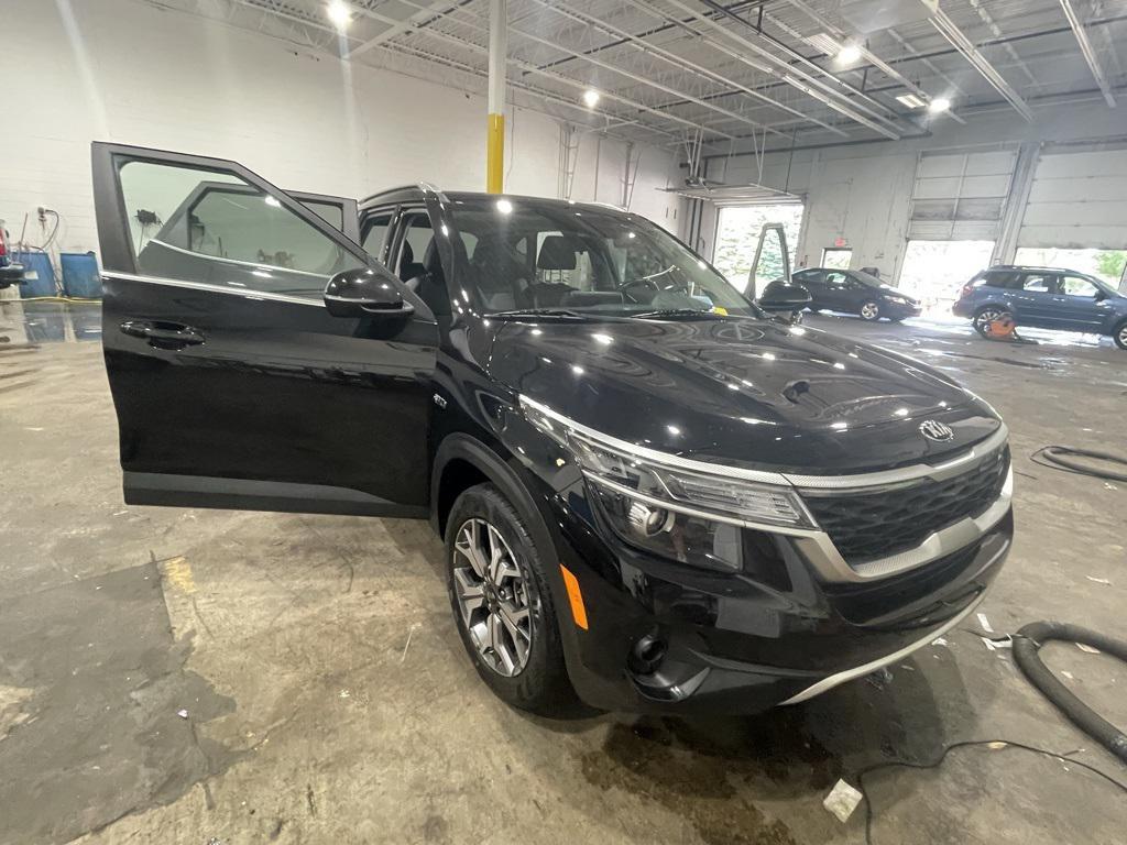 used 2021 Kia Seltos car, priced at $14,999