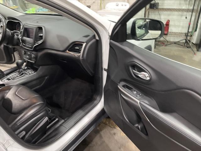 used 2019 Jeep Cherokee car, priced at $12,344
