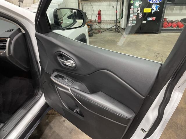 used 2019 Jeep Cherokee car, priced at $12,344