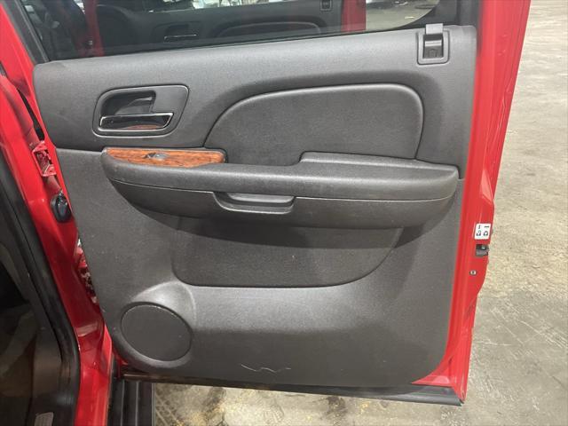 used 2007 Chevrolet Avalanche car, priced at $10,254