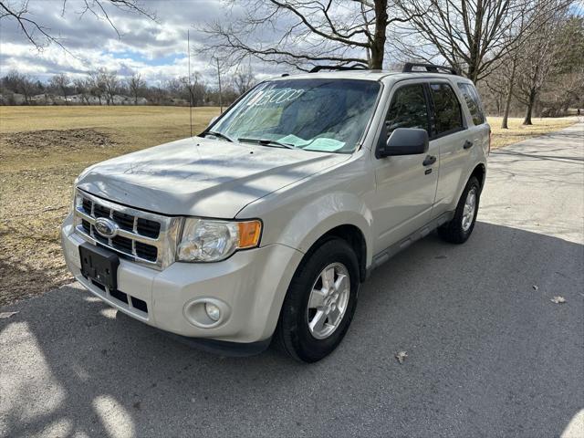 used 2009 Ford Escape car, priced at $3,000