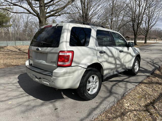 used 2009 Ford Escape car, priced at $3,000