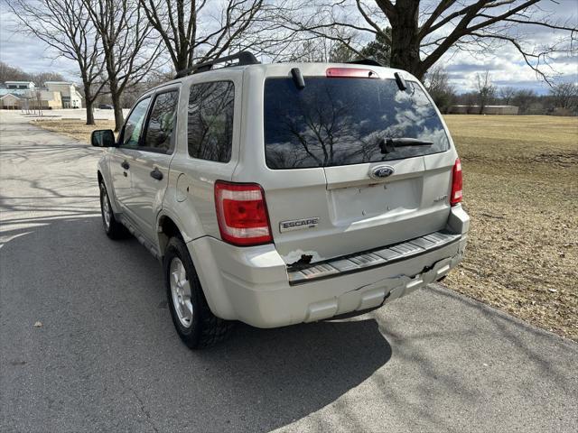 used 2009 Ford Escape car, priced at $3,000