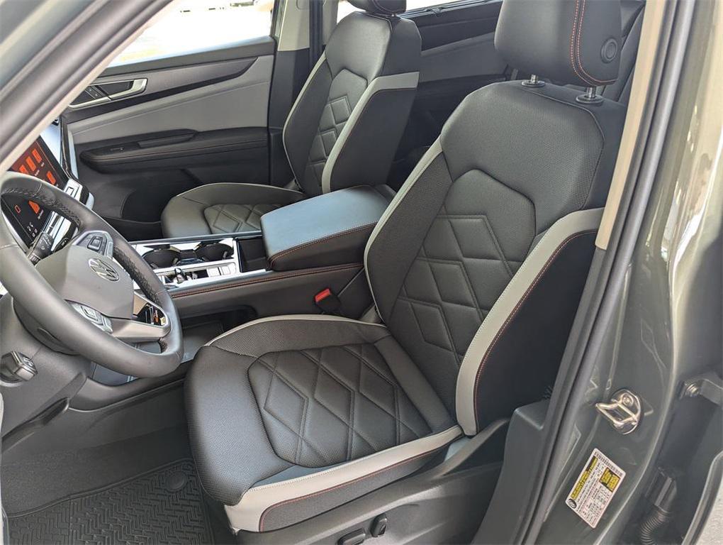 new 2025 Volkswagen Atlas car, priced at $46,146