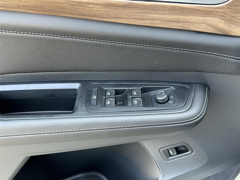 new 2025 Volkswagen Atlas car, priced at $42,766