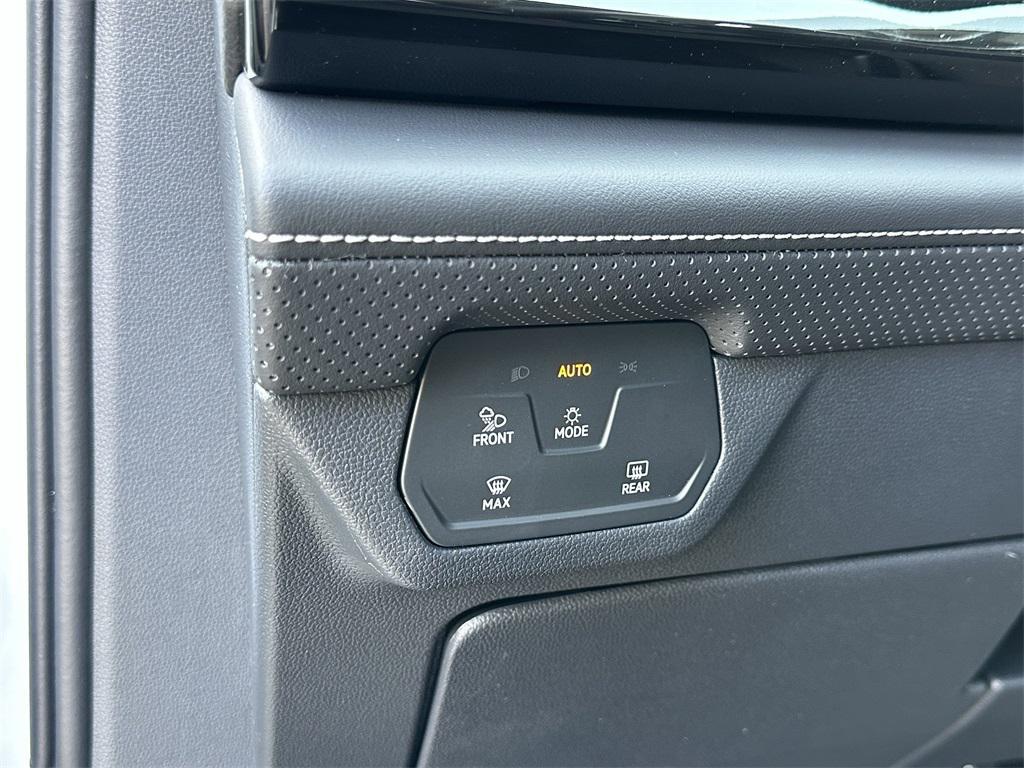 new 2025 Volkswagen Atlas car, priced at $42,766
