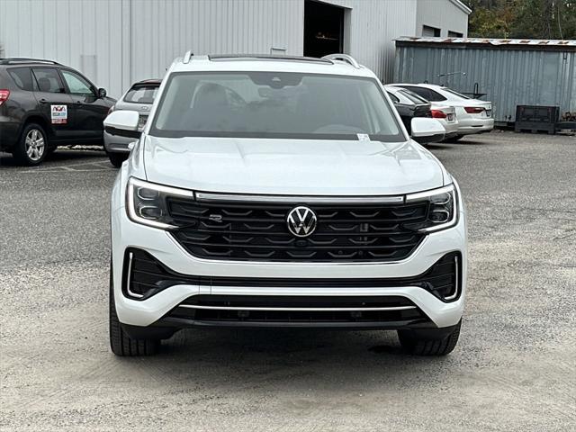 new 2025 Volkswagen Atlas car, priced at $52,577