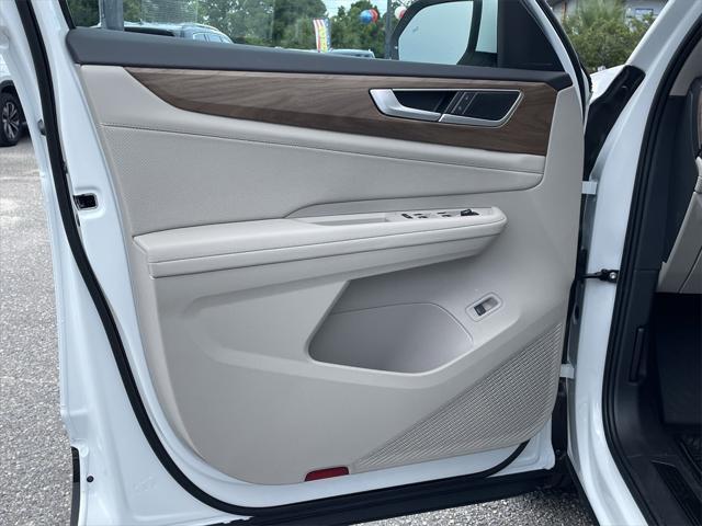 new 2025 Volkswagen Atlas car, priced at $44,066