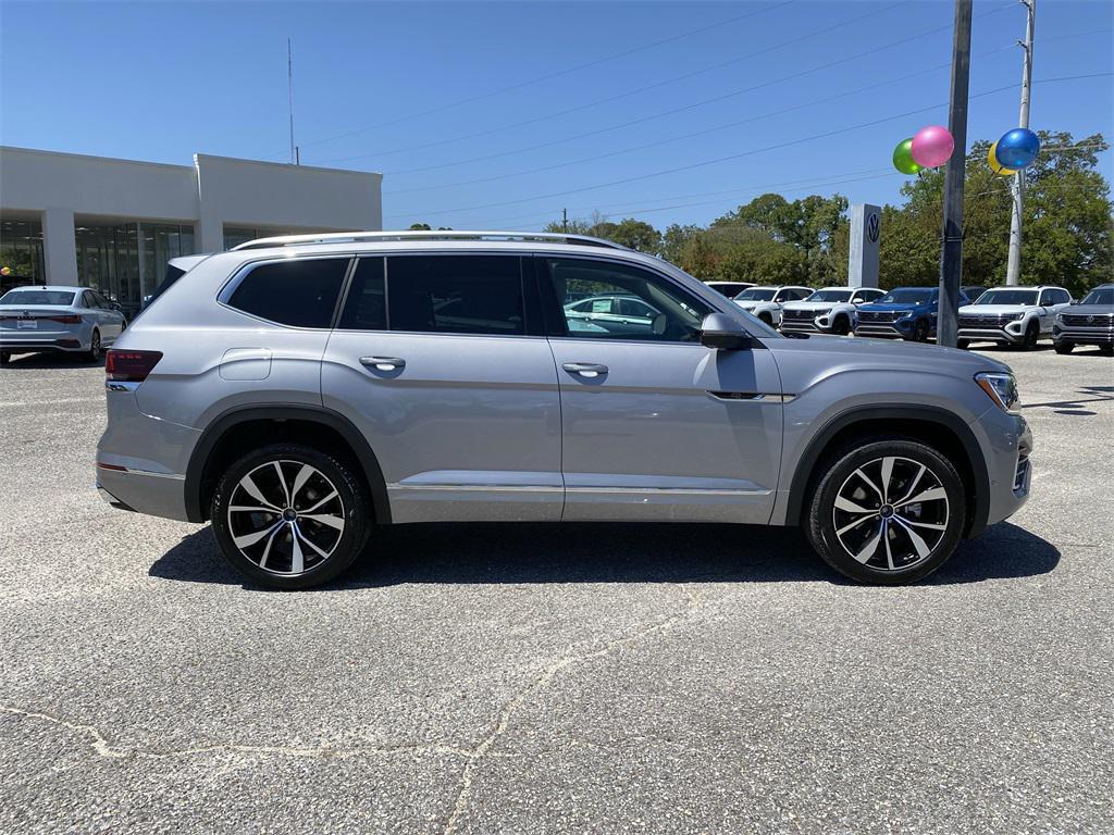 new 2025 Volkswagen Atlas car, priced at $52,290