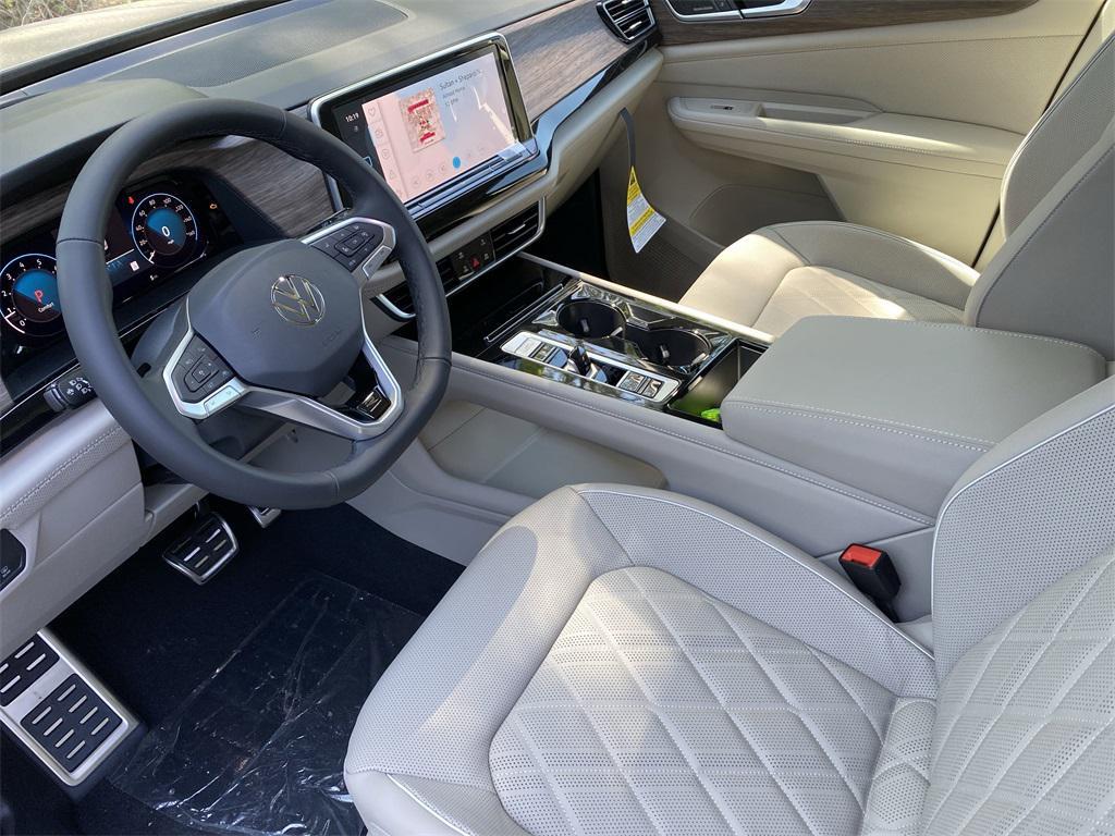 new 2025 Volkswagen Atlas car, priced at $52,290