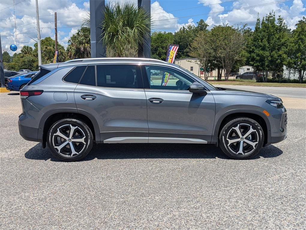 new 2025 Volkswagen Tiguan car, priced at $35,591