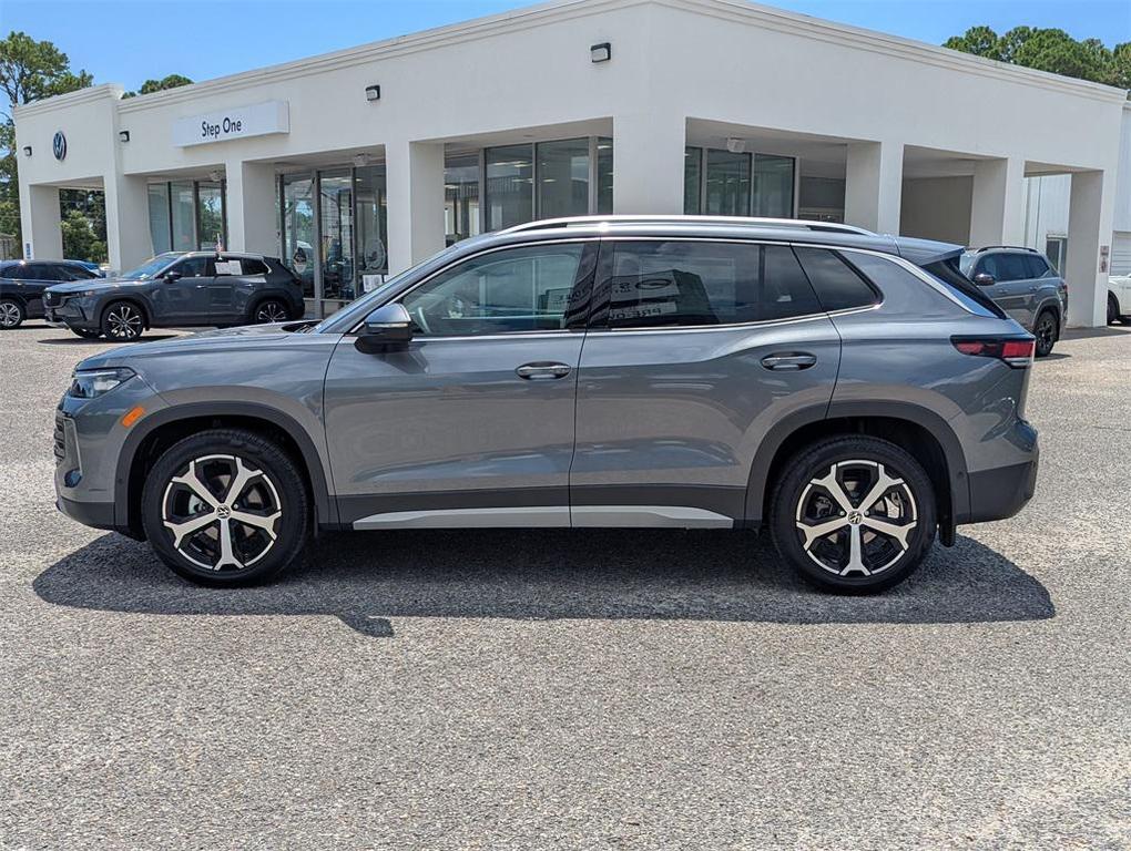 new 2025 Volkswagen Tiguan car, priced at $35,591