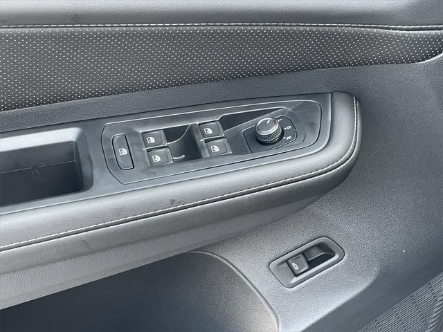 new 2025 Volkswagen Atlas car, priced at $43,161