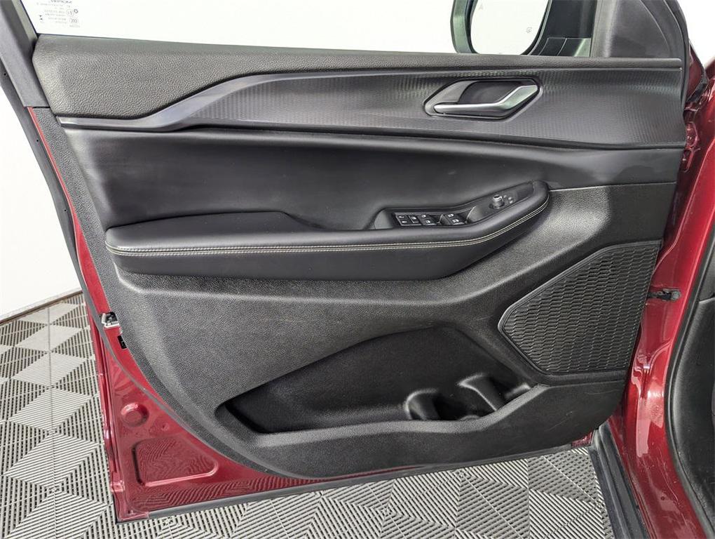used 2023 Jeep Grand Cherokee L car, priced at $25,515
