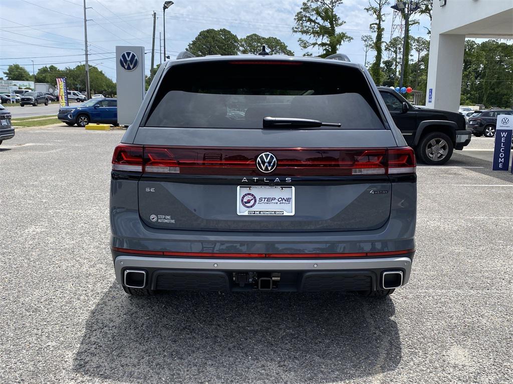 new 2025 Volkswagen Atlas car, priced at $46,601