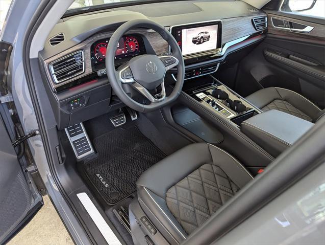 new 2025 Volkswagen Atlas car, priced at $56,265