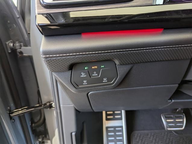 new 2025 Volkswagen Atlas car, priced at $56,265