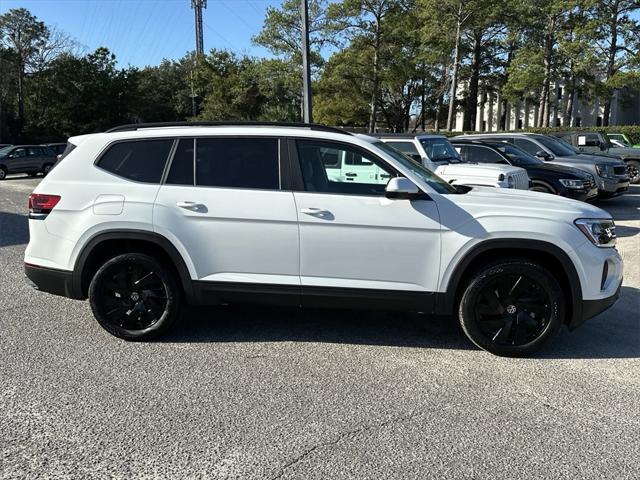 new 2025 Volkswagen Atlas car, priced at $43,423