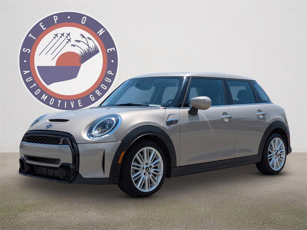 used 2024 MINI Hardtop car, priced at $26,388