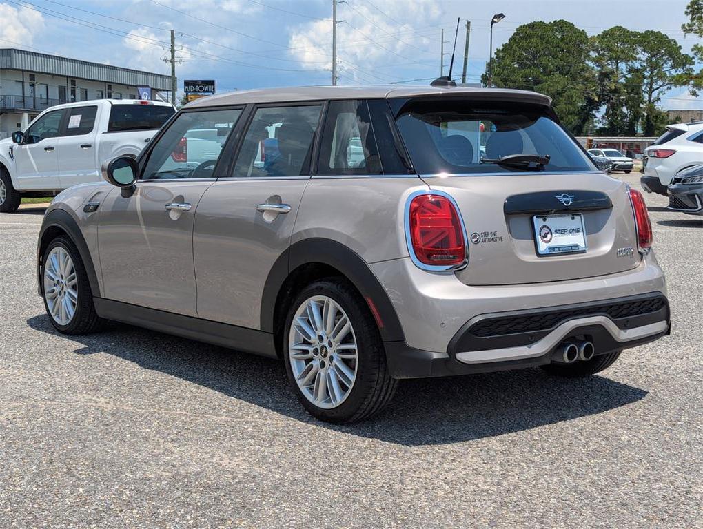 used 2024 MINI Hardtop car, priced at $26,388