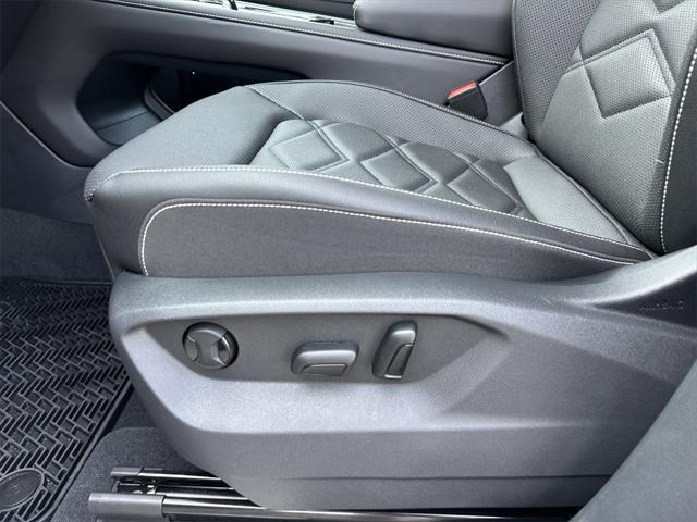 new 2025 Volkswagen Atlas car, priced at $43,766
