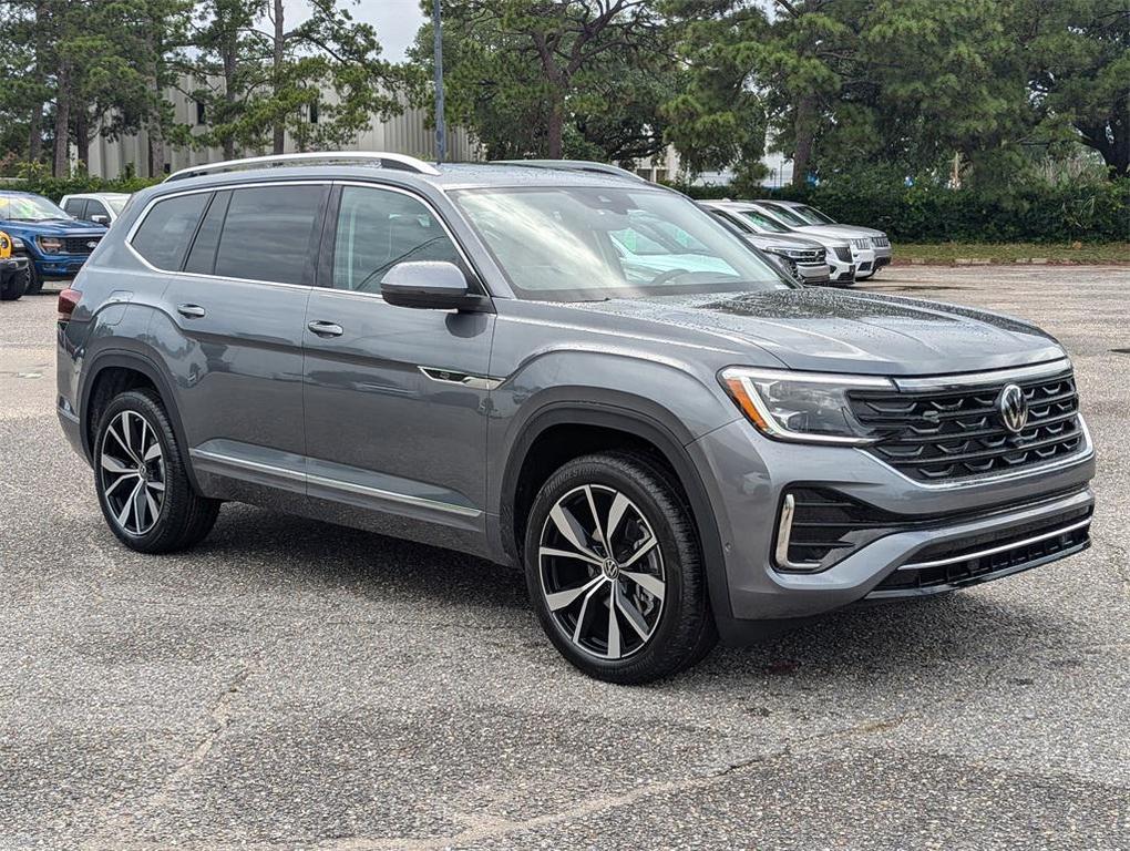 new 2025 Volkswagen Atlas car, priced at $52,636