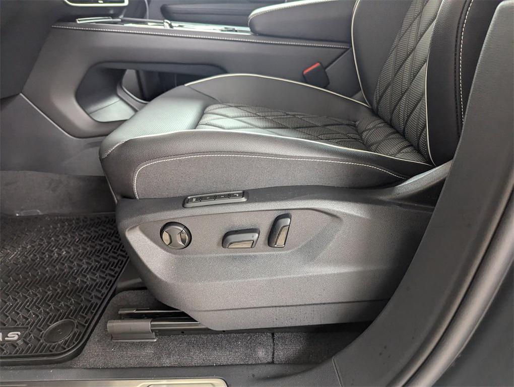 new 2025 Volkswagen Atlas car, priced at $52,636