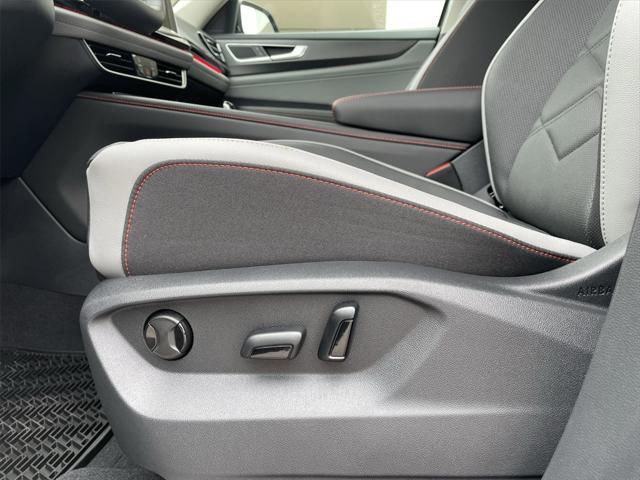 new 2025 Volkswagen Atlas car, priced at $47,601