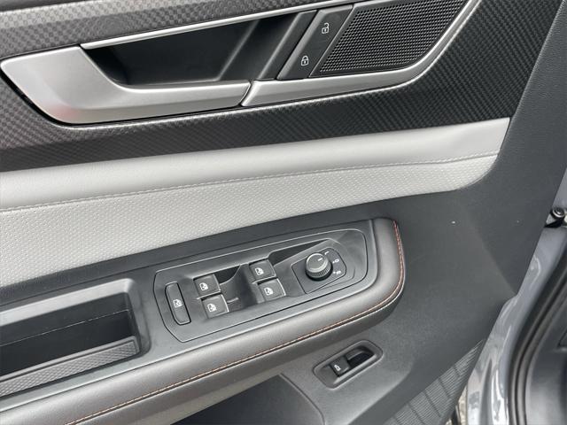 new 2025 Volkswagen Atlas car, priced at $47,601
