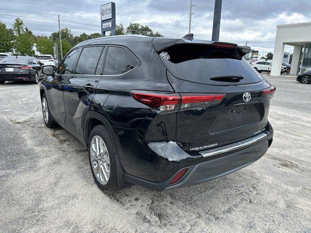 used 2021 Toyota Highlander car, priced at $35,741