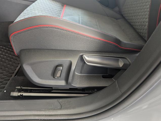 new 2025 Volkswagen Golf GTI car, priced at $39,628