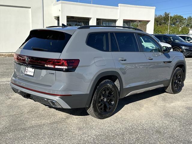 new 2025 Volkswagen Atlas car, priced at $46,098