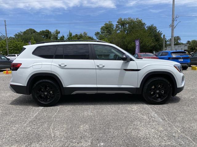 new 2025 Volkswagen Atlas car, priced at $47,088