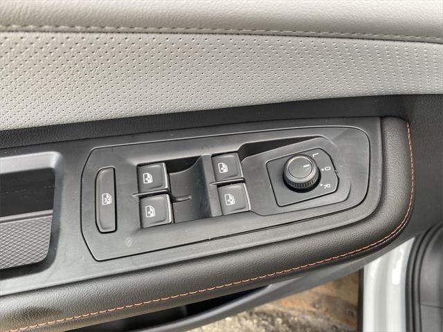new 2025 Volkswagen Atlas car, priced at $47,088