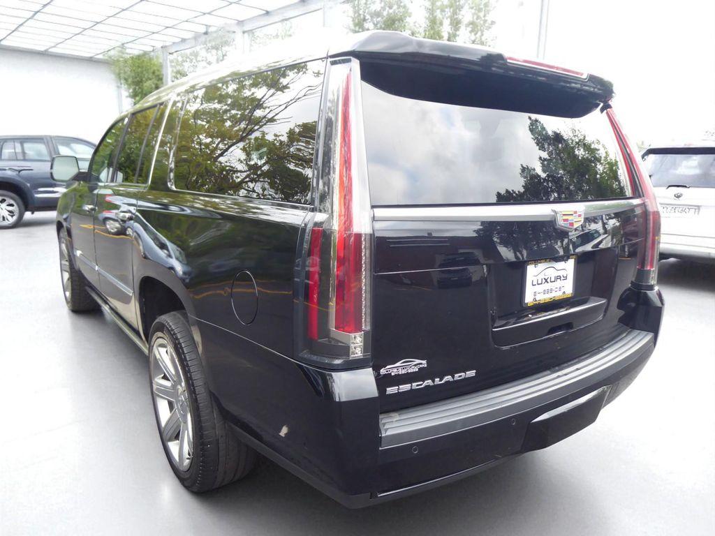 used 2020 Cadillac Escalade ESV car, priced at $29,963