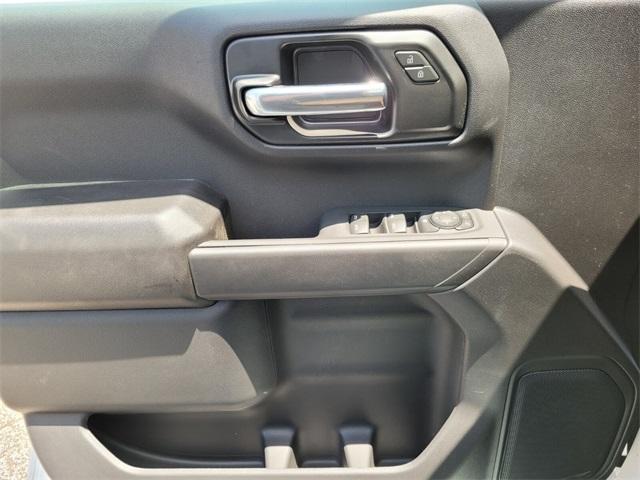 new 2025 Chevrolet Silverado 1500 car, priced at $40,826