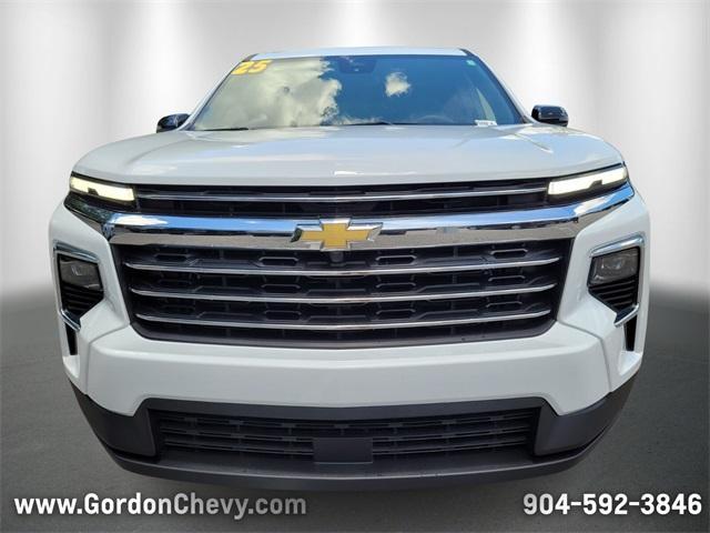 used 2025 Chevrolet Traverse car, priced at $39,900