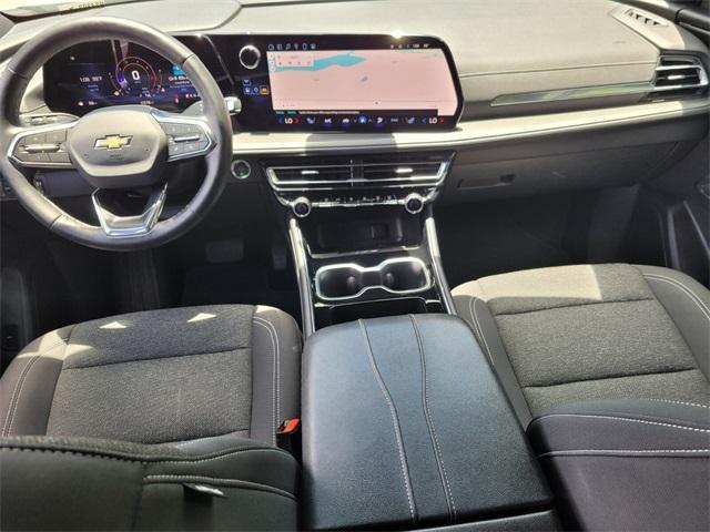 used 2025 Chevrolet Traverse car, priced at $39,900