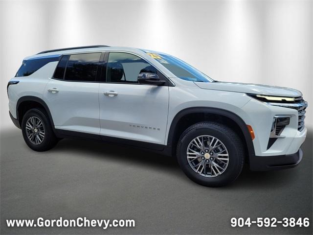 used 2025 Chevrolet Traverse car, priced at $39,900
