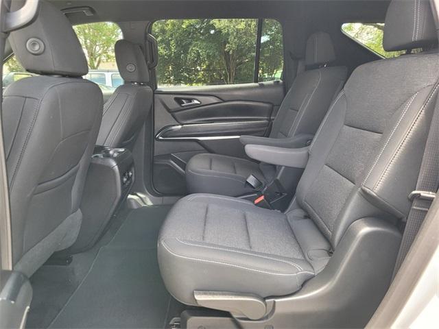 used 2025 Chevrolet Traverse car, priced at $39,900