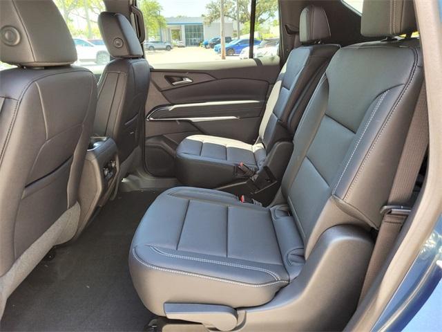 new 2025 Chevrolet Traverse car, priced at $43,095