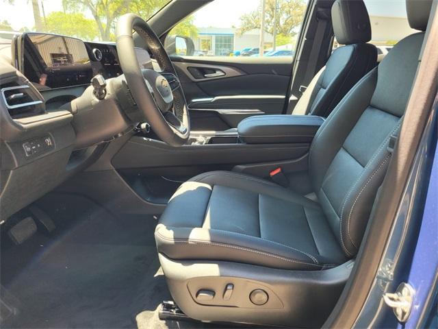 new 2025 Chevrolet Traverse car, priced at $43,095