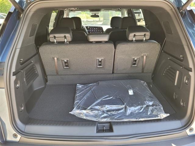 new 2025 Chevrolet Traverse car, priced at $43,095
