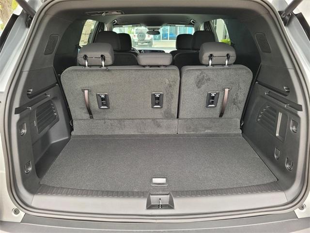 new 2025 Chevrolet Traverse car, priced at $42,195