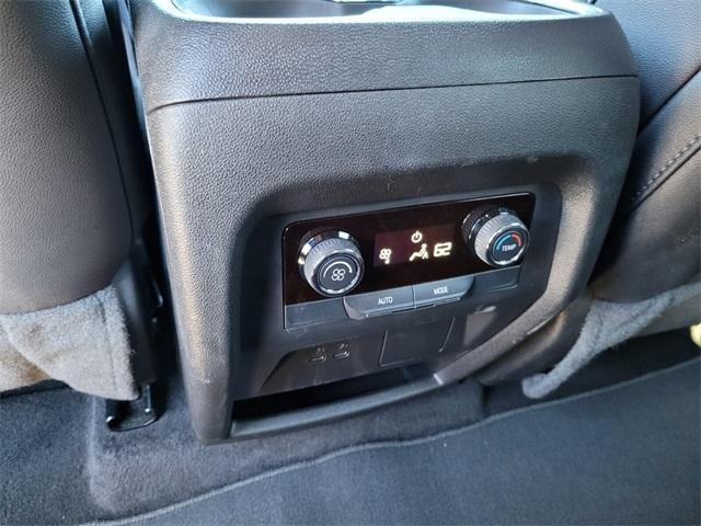 used 2025 Chevrolet Traverse car, priced at $38,900