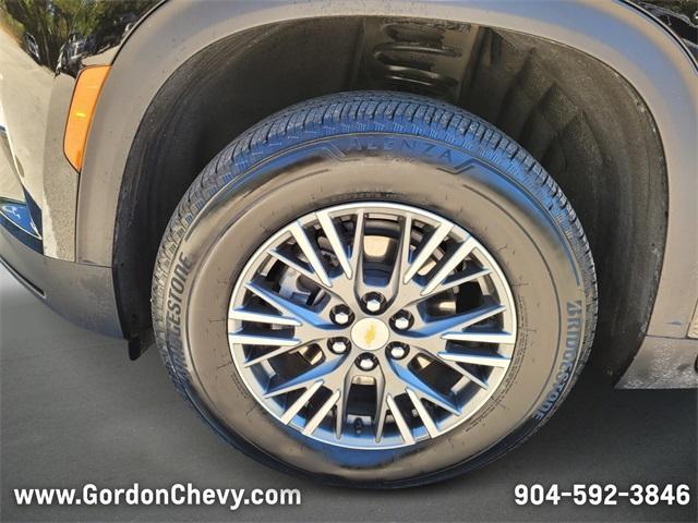 used 2025 Chevrolet Traverse car, priced at $38,900