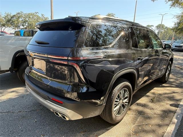 used 2025 Chevrolet Traverse car, priced at $39,900