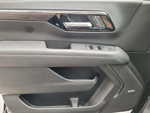 new 2025 Chevrolet Suburban car, priced at $80,384